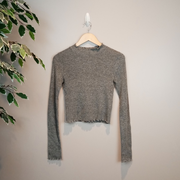 Vintage // Gray Cropped Sweater - Picture 1 of 3